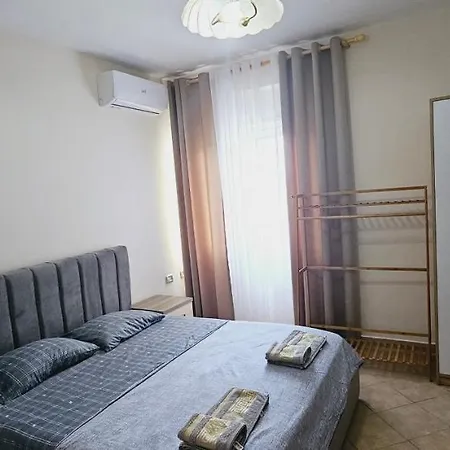New Bazaar Side Bliss 2 Bed With Free Garage Apartament *