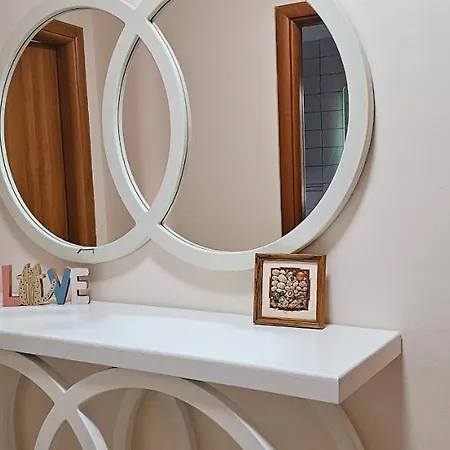 아파트 New Bazaar Side Bliss 2 Bed With Free Garage 티라나