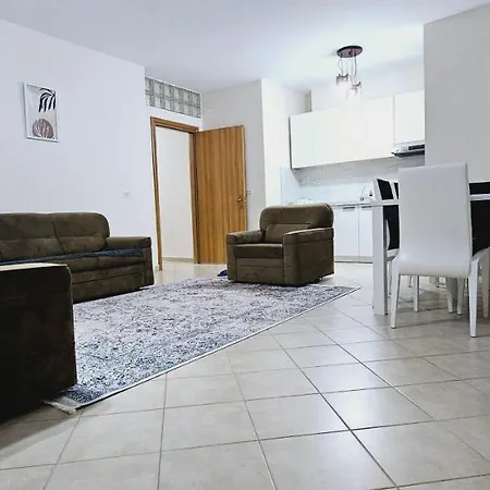 Апартаменты New Bazaar Side Bliss 2 Bed With Free Garage