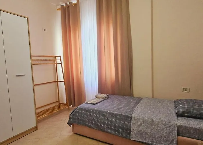 Апартаменты New Bazaar Side Bliss 2 Bed With Free Garage